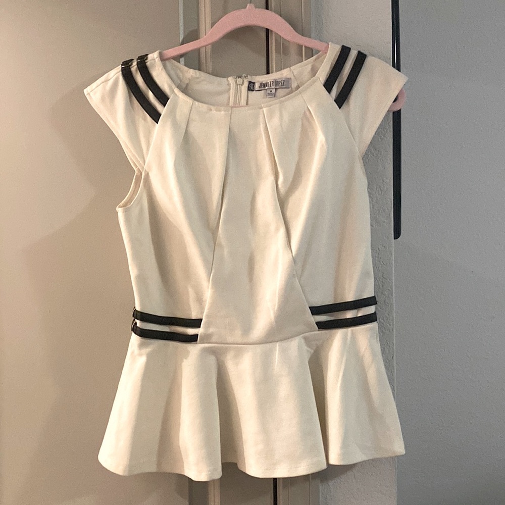 Beautiful whites gorgeous blouse to wear out to a club or a meeting!